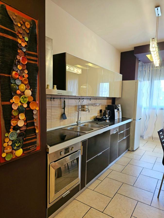 Center Apartment Easy_Luxury Тирана Екстер'єр фото