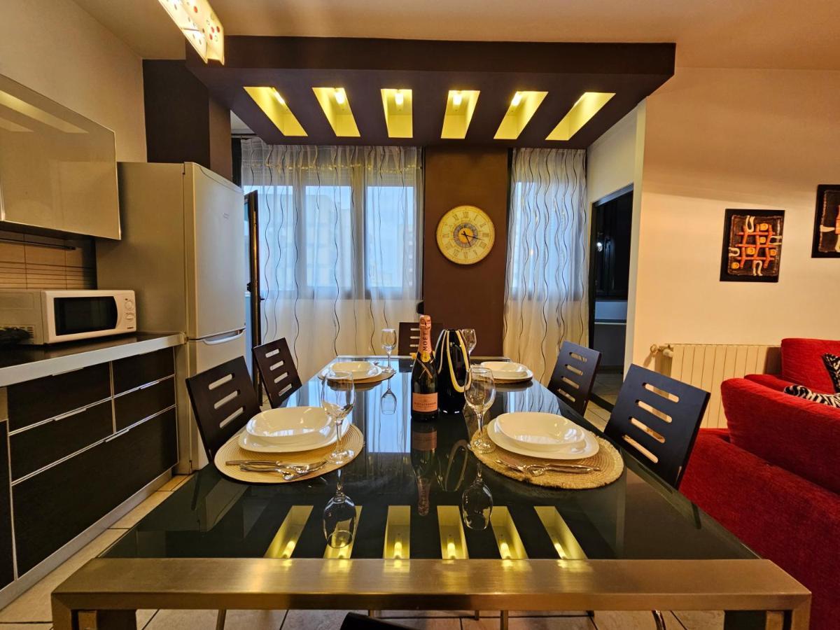 Center Apartment Easy_Luxury Тирана Екстер'єр фото