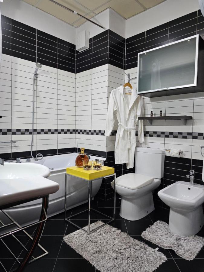 Center Apartment Easy_Luxury Тирана Екстер'єр фото