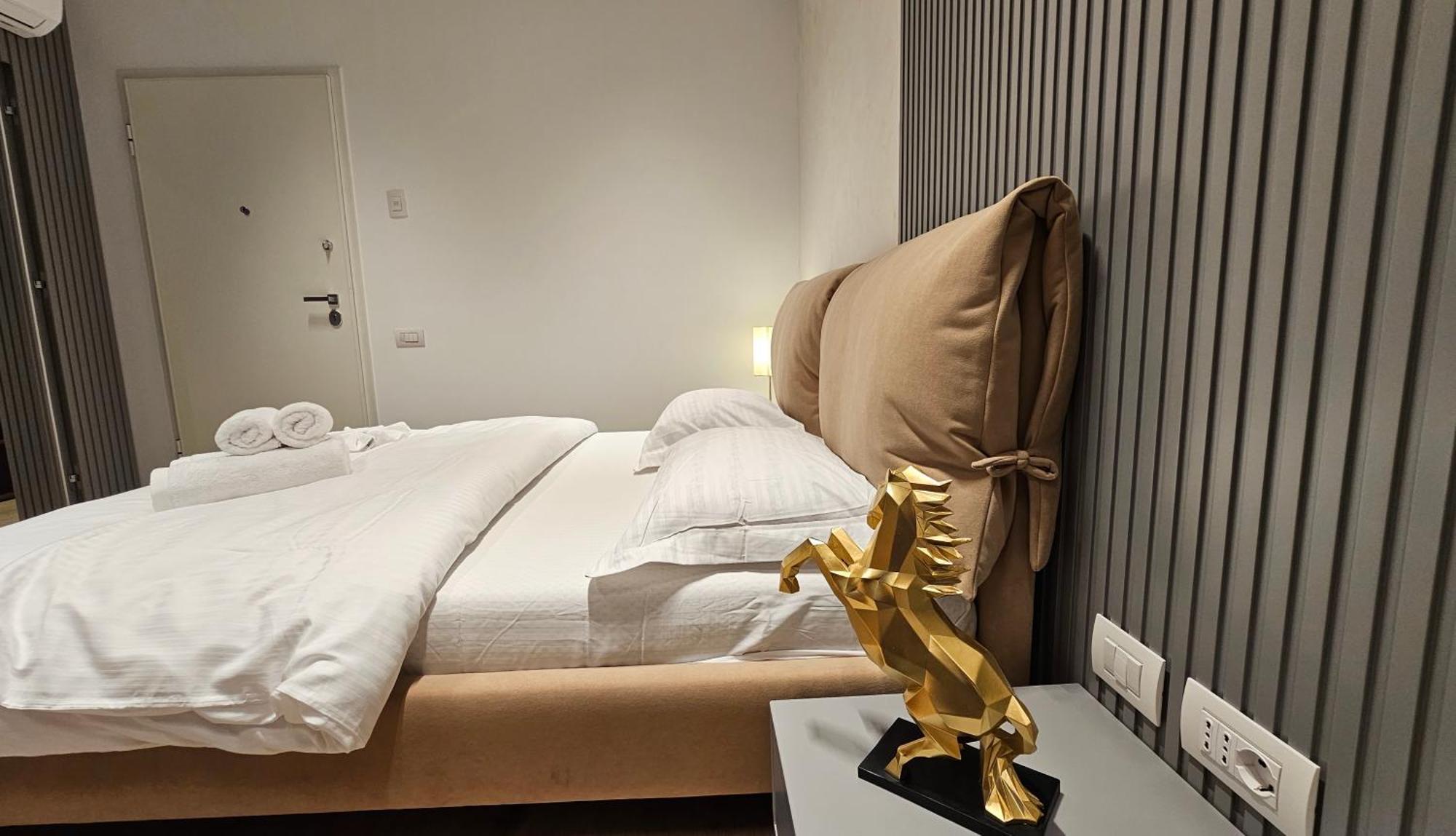 Center Apartment Easy_Luxury Тирана Екстер'єр фото