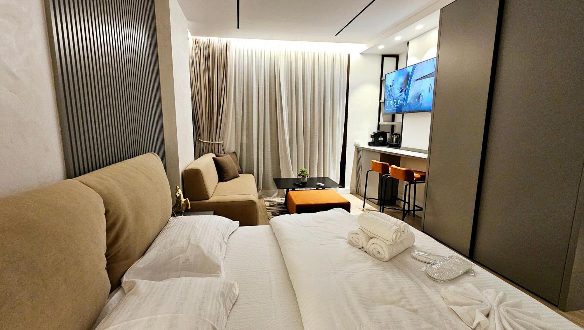 Center Apartment Easy_Luxury Тирана Екстер'єр фото