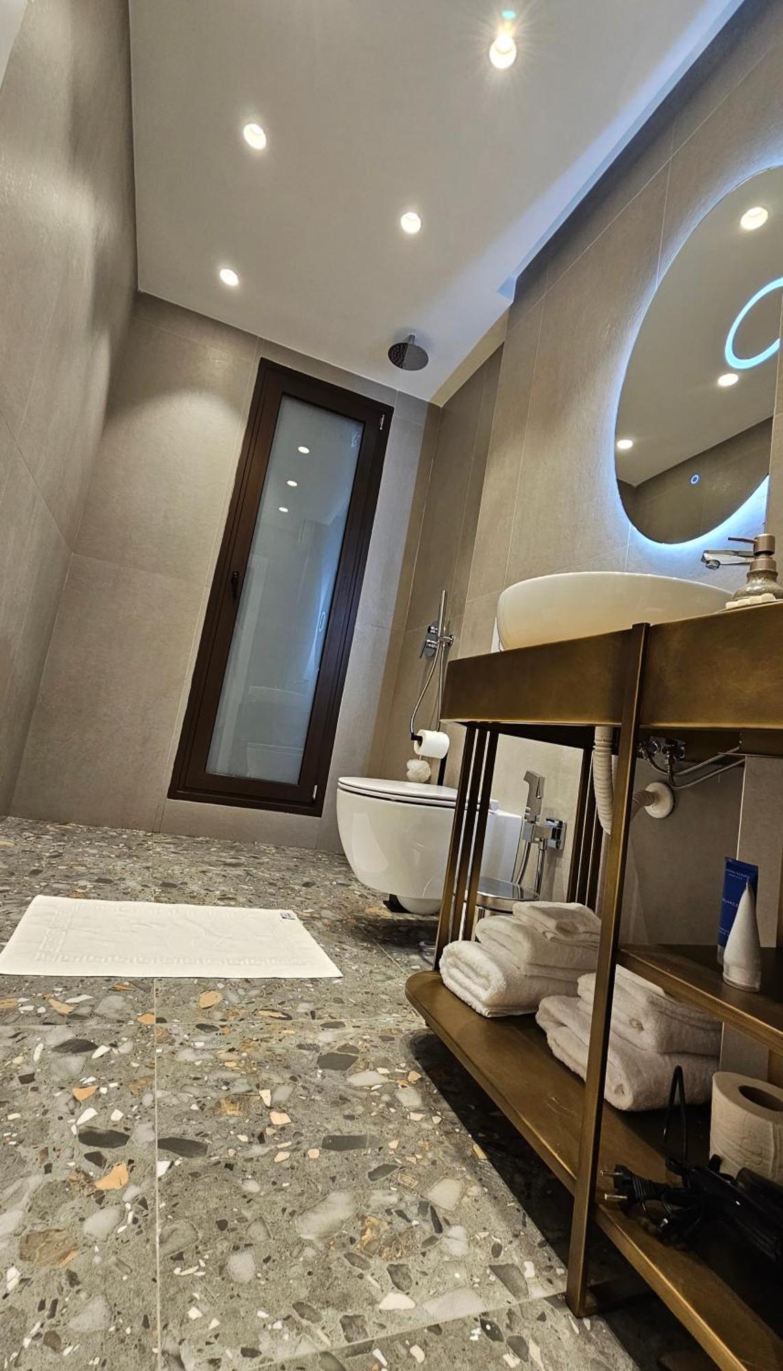 Center Apartment Easy_Luxury Тирана Екстер'єр фото