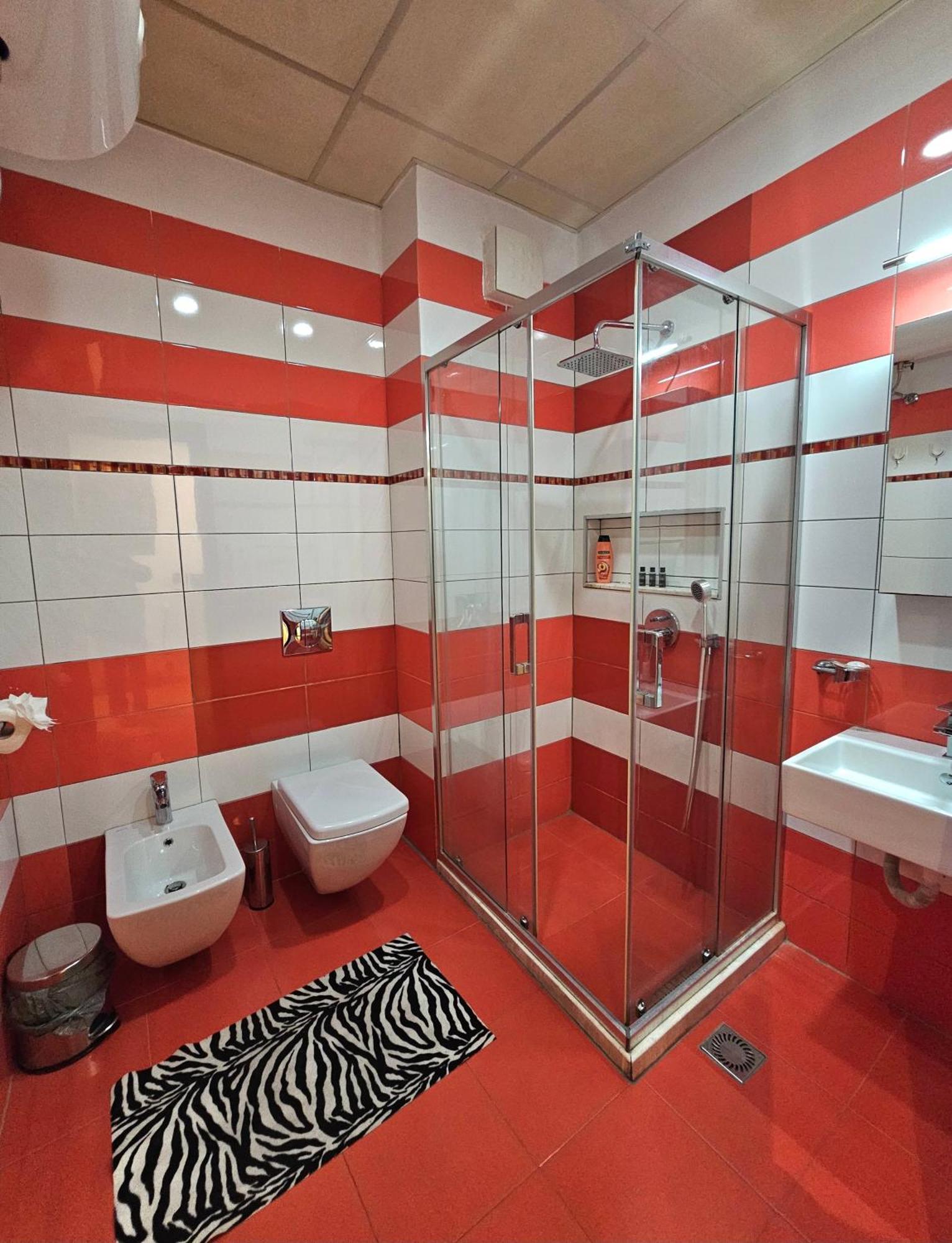 Center Apartment Easy_Luxury Тирана Екстер'єр фото
