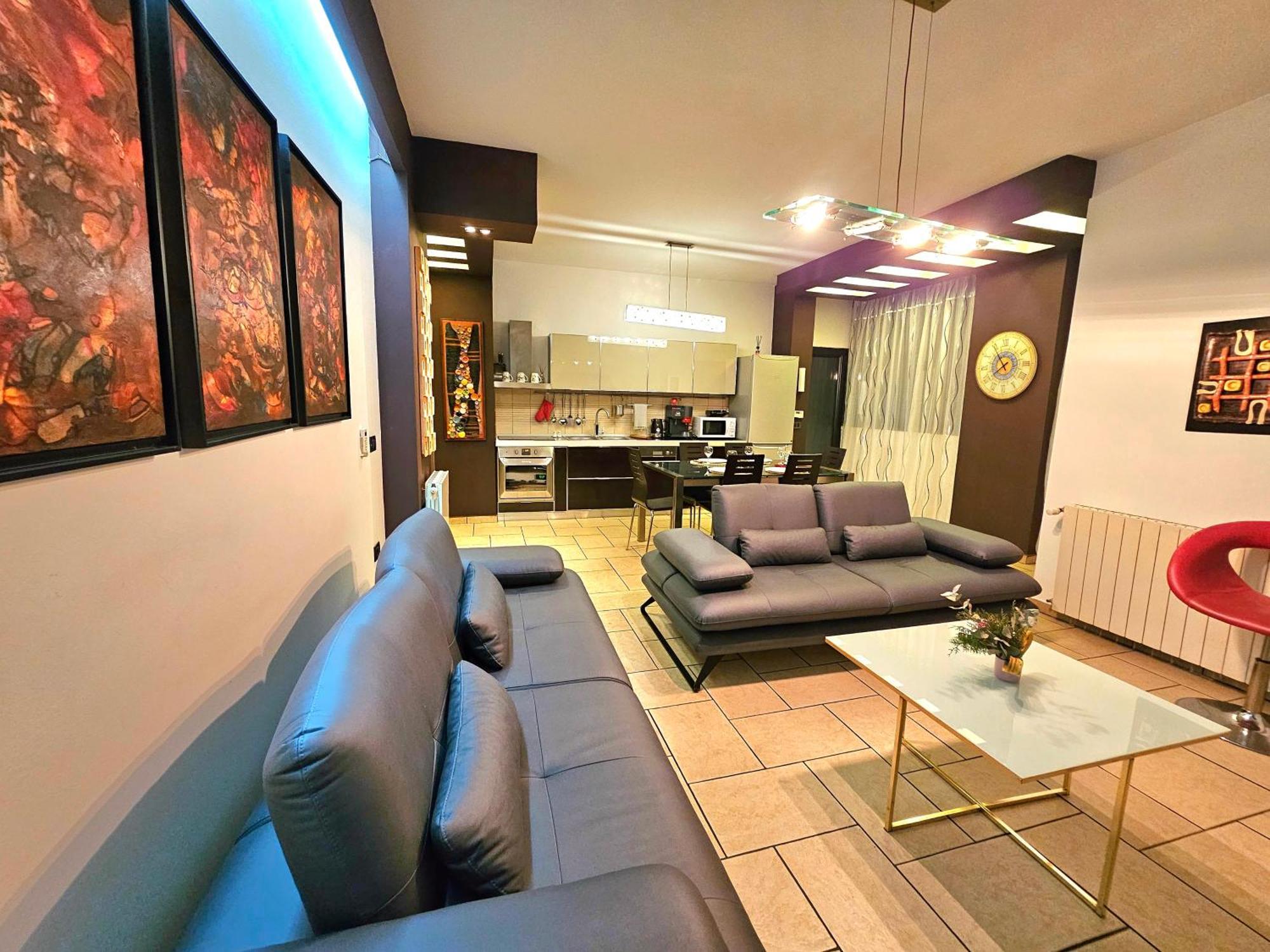 Center Apartment Easy_Luxury Тирана Екстер'єр фото